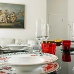 Palazzo Visconti Di Modrone, Two Beautiful By Halldis شقة ميلان