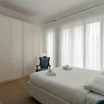 Palazzo Visconti Di Modrone, Two Beautiful By Halldis ميلان