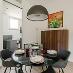 Palazzo Visconti Di Modrone, Two Beautiful By Halldis شقة *