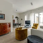 Palazzo Visconti Di Modrone, Two Beautiful By Halldis * ميلان