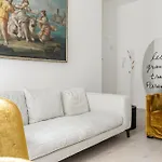 Palazzo Visconti Di Modrone, Two Beautiful By Halldis شقة