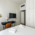 شقة Palazzo Visconti Di Modrone, Two Beautiful By Halldis ميلان
